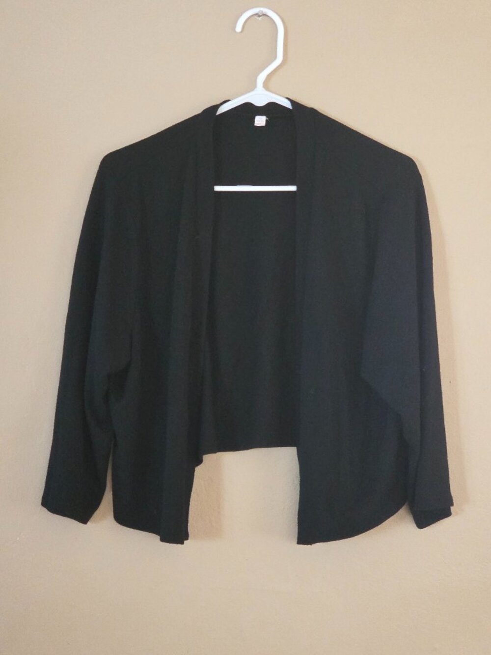 Black 1X Cropped Cardigan